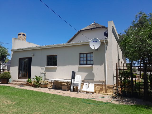 4 Bedroom Property for Sale in Albertinia Western Cape